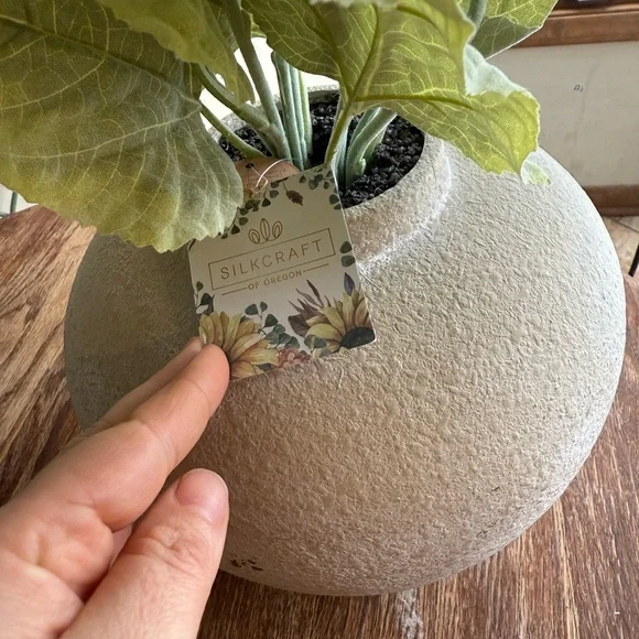 Chic Tan Vase with Sunflower Display - Picture 3 of 9